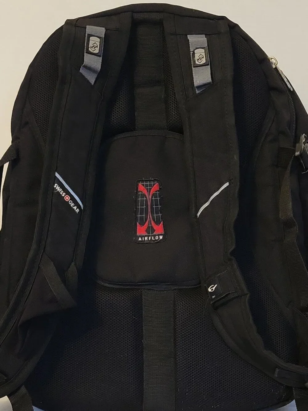 SWISSGEAR Airflow Large Backpack, Airflow Back Panel, Zip, Padded Straps, Black